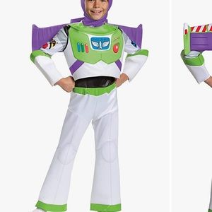 Buzz light year boys costume. With head piece/wing